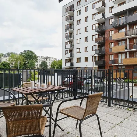 Claro Ii By Renters Cracovie